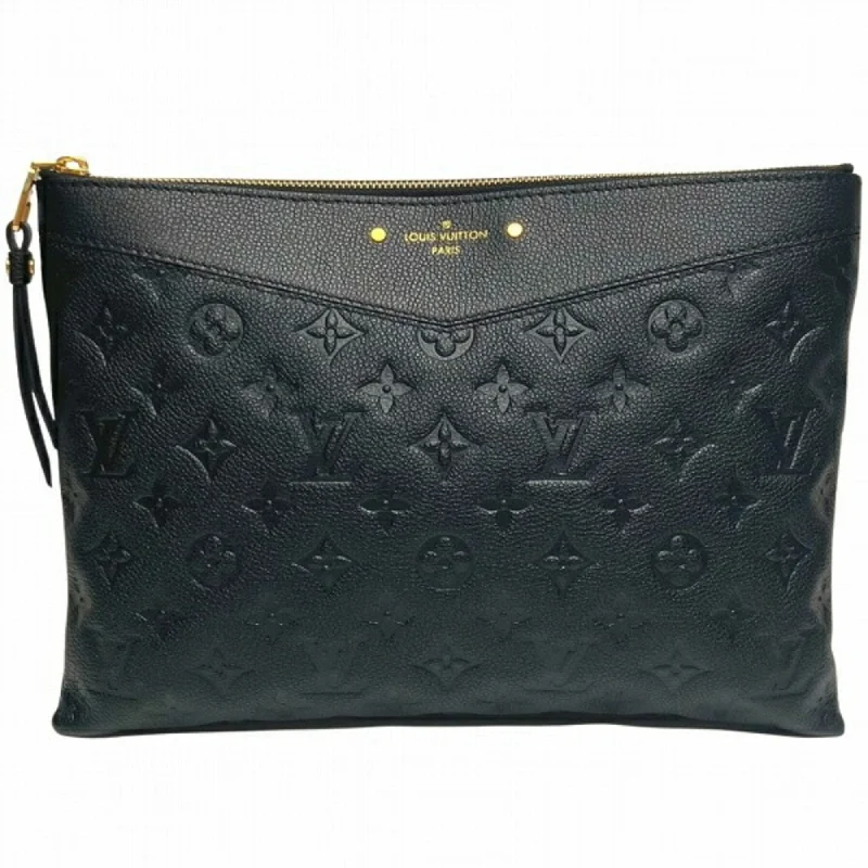 Handle bags with quilted leather for luxury -Louis Vuitton  Noir Clutch Bag Pouch (Pre-Owned)