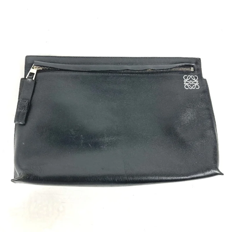 Handle bags with bohemian tassel embellishments -Loewe   Leather Clutch Bag Pouch (Pre-Owned)