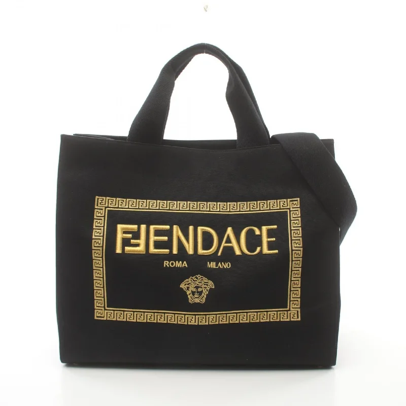 Handle bags with minimalist sleek silhouettes -Fendi  Canvas Tote Bag (Pre-Owned)