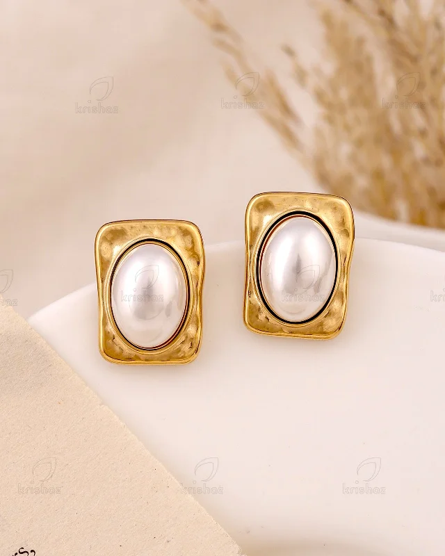 Best hoop earrings with vintage-style detailing for a nostalgic and timeless look-Arden Fashionable Studs