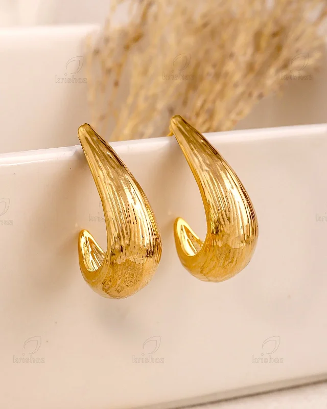 Hoop earrings with textured finishes for a vintage and classic style-Tamia Fashionable Studs