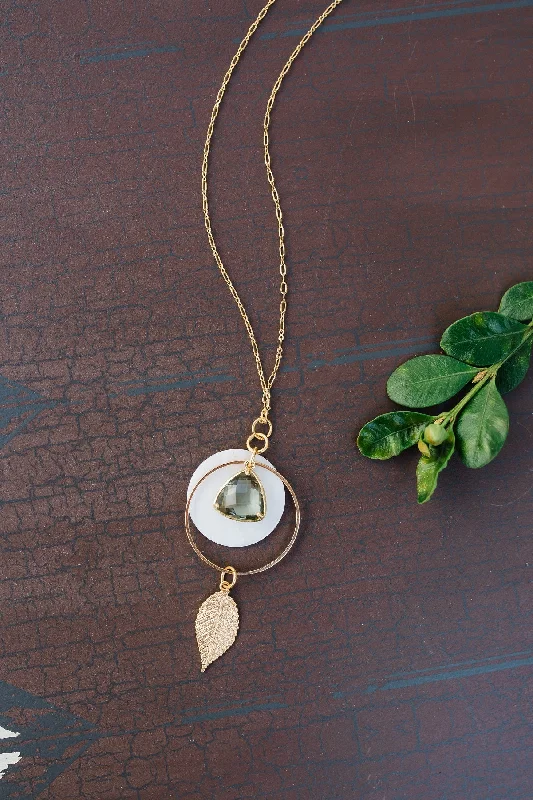 Beautiful necklaces and pendants with moonstone for an ethereal, mystical appearance-Mother of Pearl Necklace